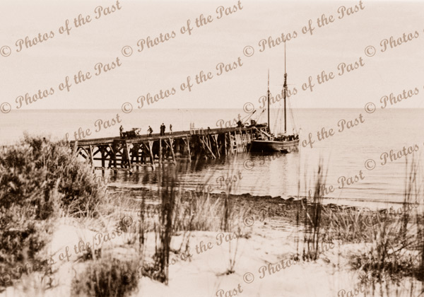 Normanville jetty & ketch FREE SELECTOR c1920s South Australia, pier