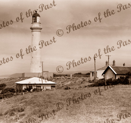 Split Point Lighthouse, Aireys Inlet, Vic. c1950s, cars