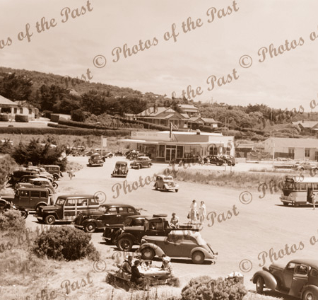 Four Kings Roadhouse, Anglesea, Vic. Victoria. Great Ocean Road c1950s cars