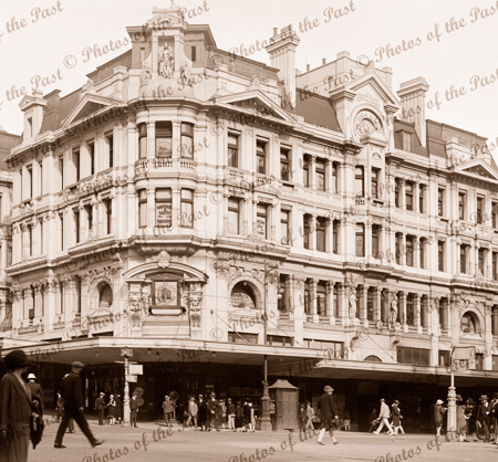 Victoria Buildings on corner Collins & Swanston Streets, Melbourne, Vic. c1924.