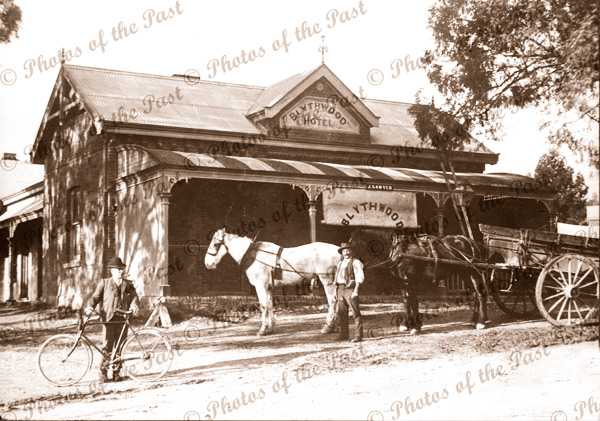 Blythwood Hotel, Old Belair Rd, Mitcham, SA. South Australia. Pub c1906. Horse and carriage