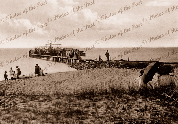 The landing, Point McLeay Mission Stn, Lake Alexandrina, SA. c1910s beach, jetty