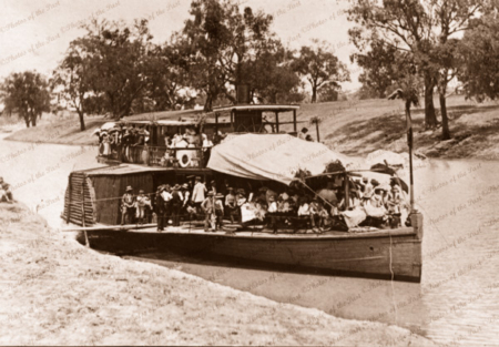 Unknown paddle steamer on Darling River with excursion party 1905. Riverboat. New South Wales