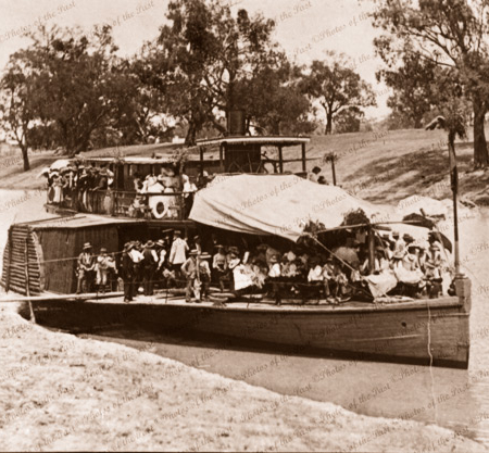 Unknown paddle steamer on Darling River with excursion party 1905. Riverboat. New South Wales