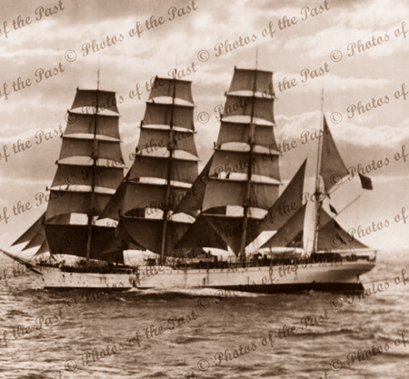 4m Barque L'AVENIR under sail. built 1908. Shipping