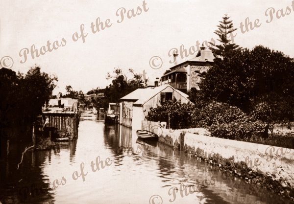 Flooded back street in Mannum SA. 1910s. South Australia. Murray River. 1917?