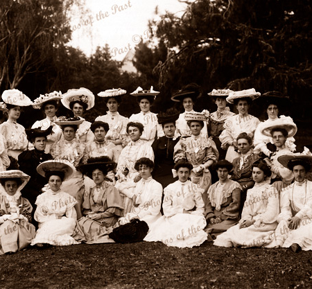 Women's group (Women's Christian Temperance Union) Hobart Botanical Gardens, Tasmania.1903