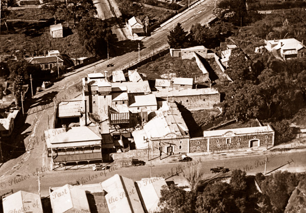 Aerial, Springfield Brewery & Torrens Arms Hotel, Mitcham 1938-1942. South Australia. c1940