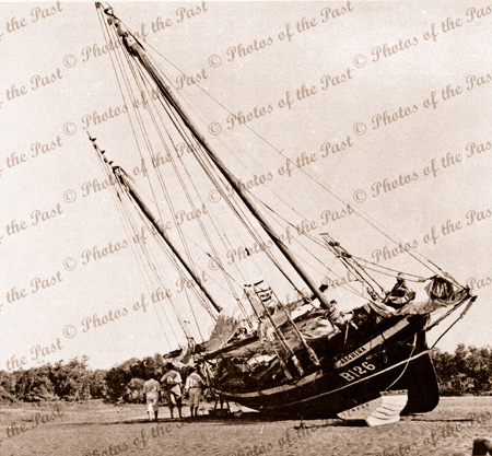 Pearling lugger ARCHINA at Broome, WA. c1910s. Western Australia. Shipping