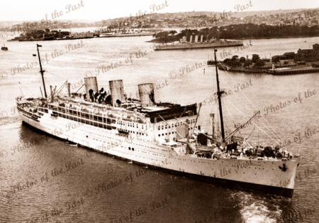 RMS STRATHAIRD, P&O at Sydney, NSW. 3 funnels (1932 - 1967). New South Wales. Steam ship