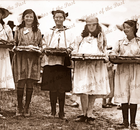 Wattle Day, Adelaide, SA. South Australia, 1918. Girls selling buttons