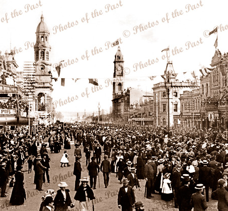 Bushman's contingent marching King William St, Adelaide, SA. South Australia. 1899. Crowds